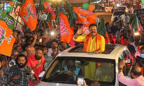 திருச்சூரில் நடப்பது போர் அல்ல.... போராட்டம்- சுரேஷ்கோபி