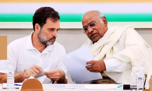 தெலுங்கானாவில் காங்கிரஸ் தனித்து போட்டி: 17 தொகுதிகளுக்கும் வேட்பாளரை அறிவிக்கிறது