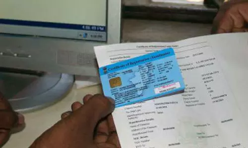 லைசென்சை புதுப்பிக்க அலைக்கழிப்பு - 15 நாட்களுக்கு மேல் காத்திருப்பதாக ஆதங்கம்