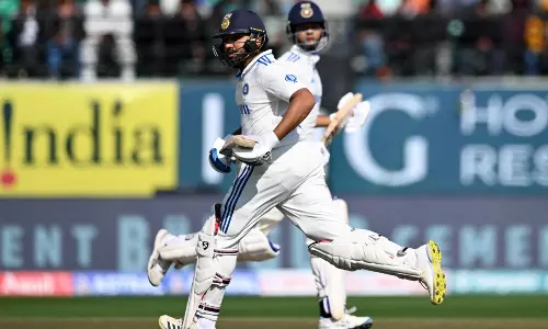 ரோகித், ஜெய்ஸ்வால் அரைசதம்: முதல் நாள் முடிவில் இந்தியா 135/1