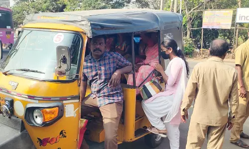 கடலூரில் இருந்து புதுச்சேரிக்கு பஸ்கள் இயக்கப்படாததால் ஷேர் ஆட்டோவின் கட்டணம் உயர்வு