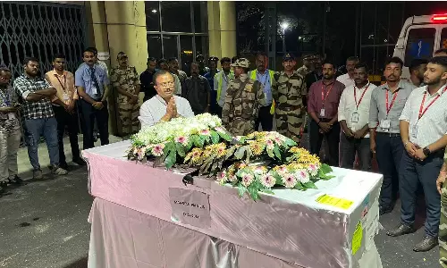 ஏவுகணை தாக்குதலில் பலியான இந்தியர் உடல் கேரளா வந்தடைந்தது: மத்திய மந்திரி நேரில் அஞ்சலி