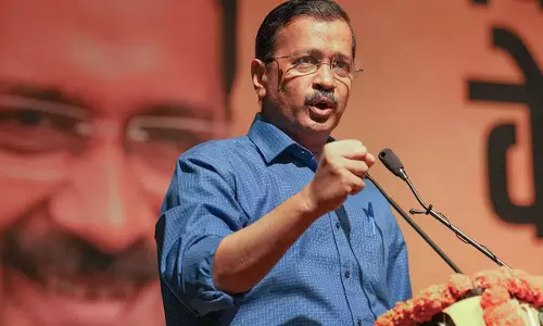 மோடிக்கு ஓட்டுப்போட சொன்னால் கணவரை பட்டினி போடுங்கள்- பெண்களுக்கு கெஜ்ரிவால் வேண்டுகோள்