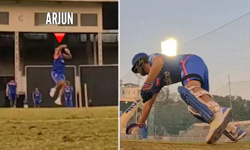 அர்ஜூன் பந்து வீச்சில் திணறும் இஷான்: கிண்டலடித்த சிஎஸ்கே ரசிகர்- வைரலாகும் வீடியோ