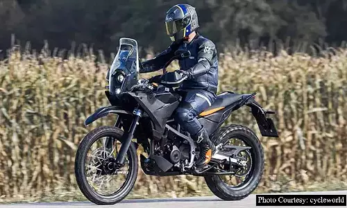 டெஸ்டிங்கில் சிக்கிய கே.டி.எம். 390 அட்வென்ச்சர்