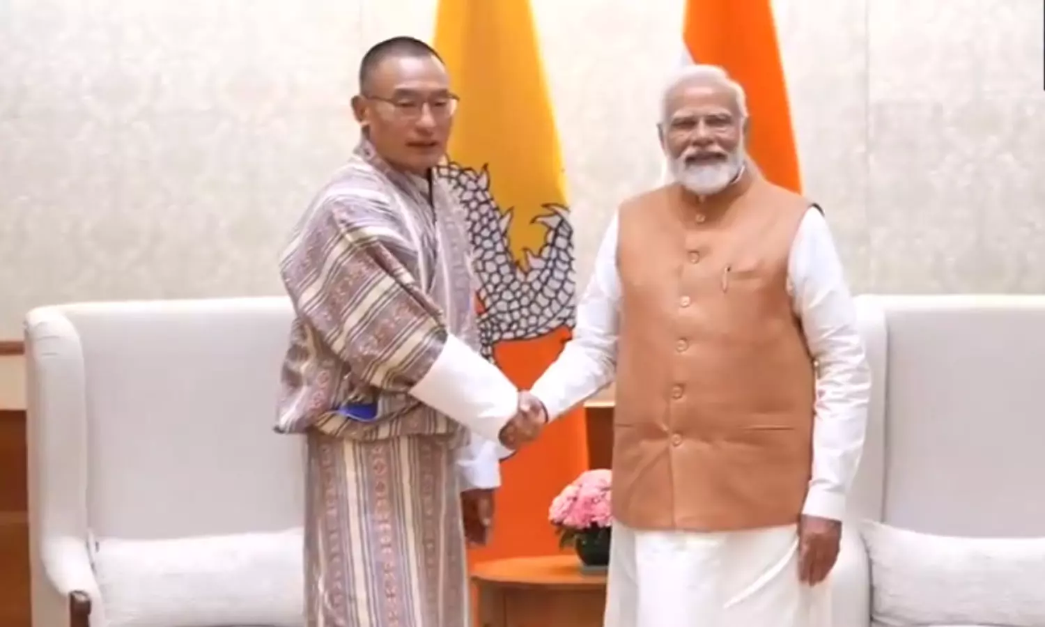 பிரதமர் மோடியுடன் பூடான் பிரதமர் சந்திப்பு