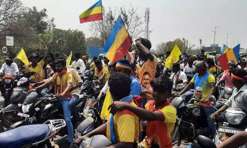 திருவண்ணாமலை அருகே அக்னி கலசம் அகற்றம்: பா.ம.க-வன்னியர் சங்கத்தினர் பேரணி