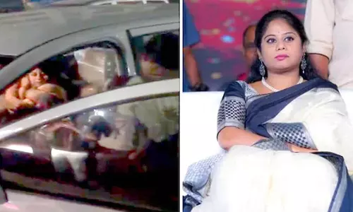 காங்கிரஸ் பேனரை அகற்றிய பெண் கவுன்சிலர் மீது தாக்குதல்