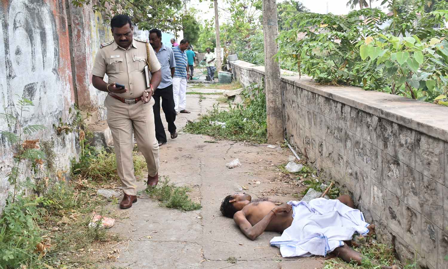 மீன்சந்தை அருகே வட மாநில வாலிபர் அடித்து கொலை: போலீசார் விசாரணை