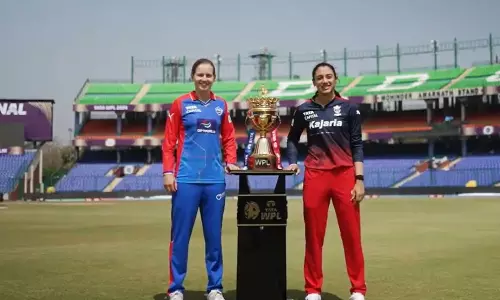 மகளிர் பிரீமியர் லீக்: இன்று நடக்கும் இறுதியில் கோப்பை வெல்லப் போவது டெல்லியா, பெங்களூருவா?