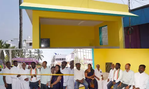 பயணிகள் நிழற்குடை- விஜய் வசந்த் எம்.பி. திறந்து வைத்தார்