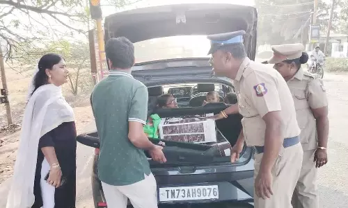 பாராளுமன்ற தேர்தல்: 3 மாவட்டங்களில் 123 பறக்கும் படையினர் சோதனை