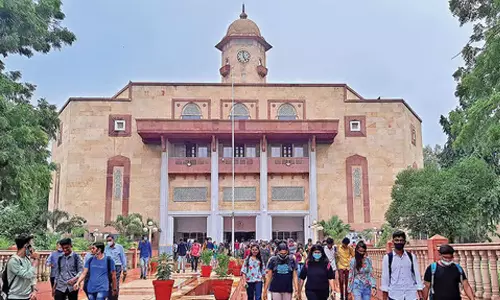 குஜராத் பல்கலைக்கழகம்: வெளிநாட்டு மாணவர்களை புதிய விடுதிக்கு மாற்ற முடிவு