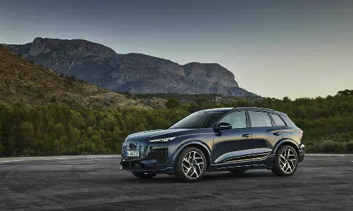 625கிமீ ரேன்ஜ் வழங்கும் ஆடி எலெக்ட்ரிக் எஸ்.யு.வி. அறிமுகம் - இந்திய வெளியீடு எப்போ தெரியுமா?