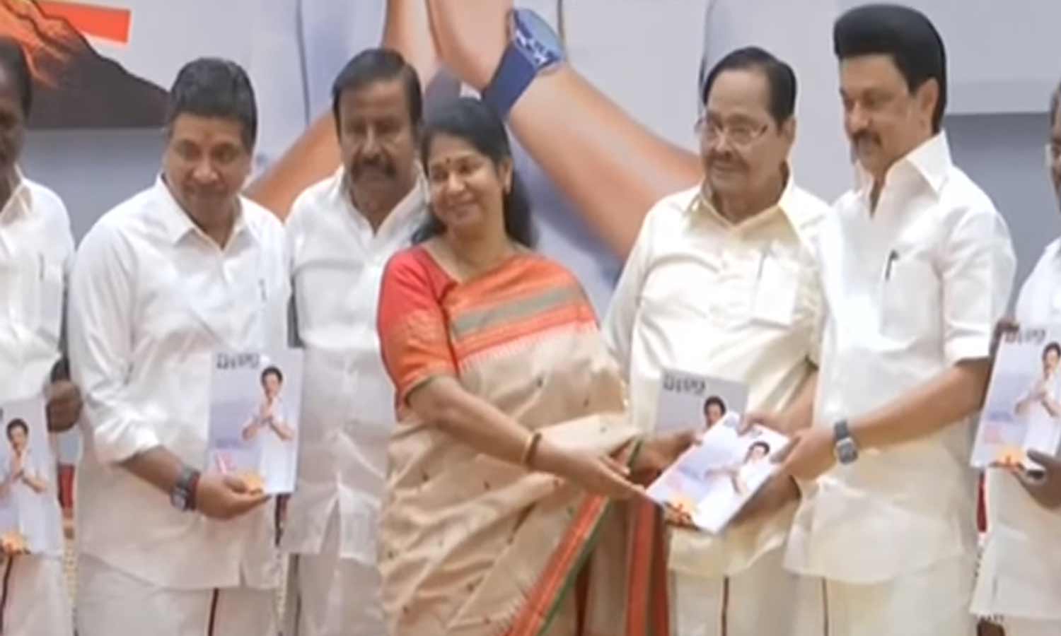 நாடு முழுவதும் சுங்கச்சாவடி நீக்கம், சிலிண்டர் விலை ரூ. 500: திமுக தேர்தல் அறிக்கை