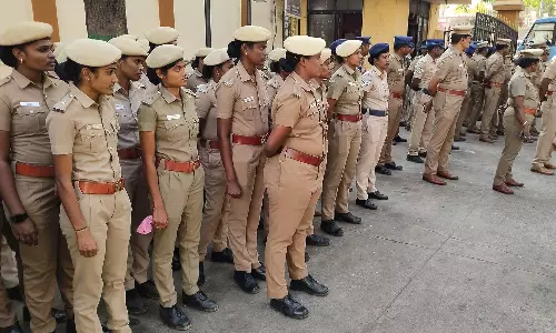 ராஜீவ்காந்தி அரசு மருத்துவமனை முன்பு போலீஸ் குவிப்பு