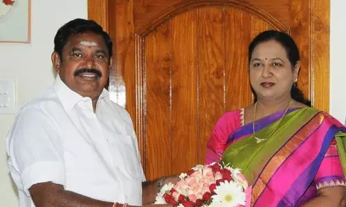 அ.தி.மு.க. கூட்டணியில் தே.மு.தி.க.-வுக்கு 5 தொகுதிகள் - ஒப்பந்தம் கையெழுத்து