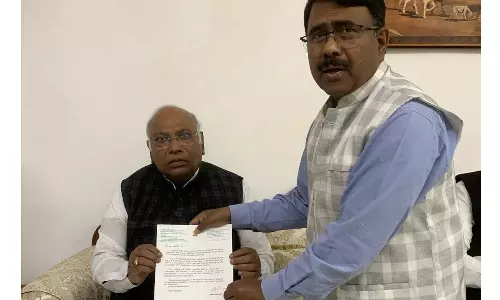 பாராளுமன்ற தேர்தல்: ராஜினாமாவை வாபஸ் பெற்ற காங்கிரஸ் எம்.பி.