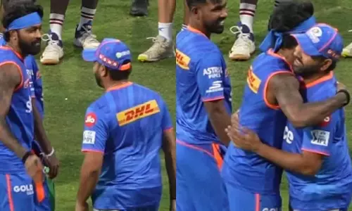 ரசிகர்களுக்கு ஷாக் கொடுத்த பாண்ட்யா- ரோகித்.. வைரலாகும் வீடியோ