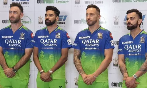 பச்சை நிற ஜெர்சி அறிமுக விழாவில் FUN செய்த விராட்- மேக்ஸ்வெல்