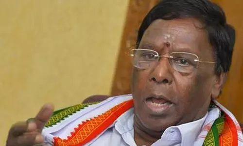 தமிழகத்தில் ஆர்.எஸ்.எஸ். சித்தாந்தத்தை நுழைக்க கவர்னர் ரவி முயற்சிக்கிறார்- நாராயணசாமி குற்றச்சாட்டு