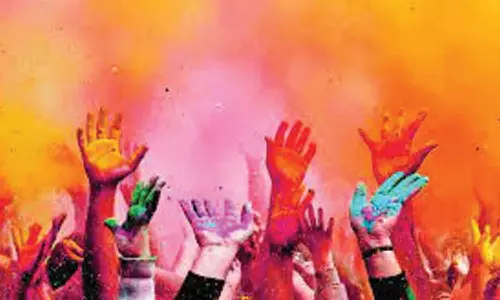 ஹோலி பண்டிகை-பாராளுமன்ற தேர்தல்: சொந்த ஊர்களுக்கு செல்ல தயாராகும் திருப்பூர் வடமாநில பனியன் தொழிலாளர்கள்