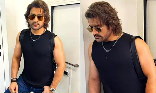 வயசானாலும் உன் ஸ்டைலும் அழகும் உன்ன விட்டு போகல.. வைரலாகும் டோனியின் புகைப்படம்