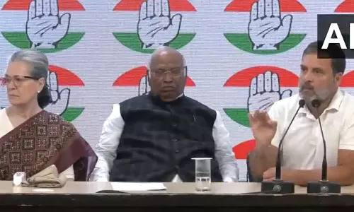 ரூ.3,500 கோடி கட்டுமாறு கட்டாய நடவடிக்கை இல்லை: காங்கிரஸ் நிம்மதி