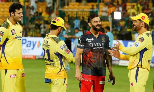 கைகளை சுழற்ற தெரிந்தா போதும்.. யாரையும் மேட்ச் வின்னர் ஆக்கிடுவார்.. டோனிக்கு ஸ்ரீசாந்த் புகழாரம்