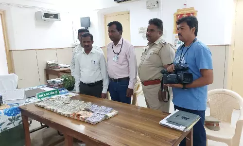 தருமபுரியில் தேர்தல் பறக்கும் படை வாகன தணிக்கையில் ரூ.18 லட்சம் பறிமுதல்