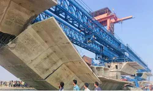 கட்டுமான பணியின் போது பாலம் இடிந்து தொழிலாளி பலி