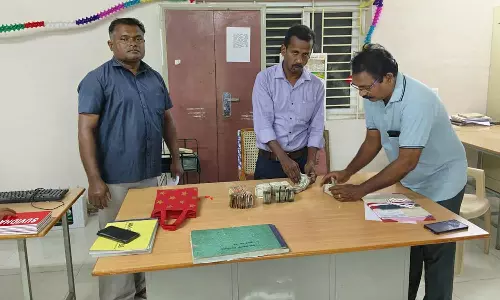 தேர்தல் பறக்கும் படை சோதனையில் ரூ. 8 லட்சத்து 31 ஆயிரத்து 100 சிக்கியது