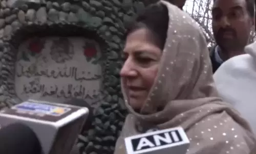 தேர்தலுக்குள் எதிர்க்கட்சிகளை ஒழிக்க நினைக்கிறது பா.ஜ.க: மெகபூபா முப்தி சாடல்