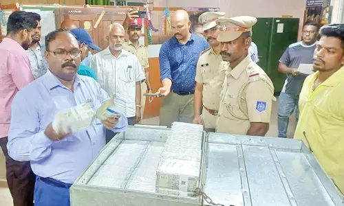 புதுச்சேரி-தமிழக எல்லையில் ரூ.3 ½ கோடி சிக்கியது