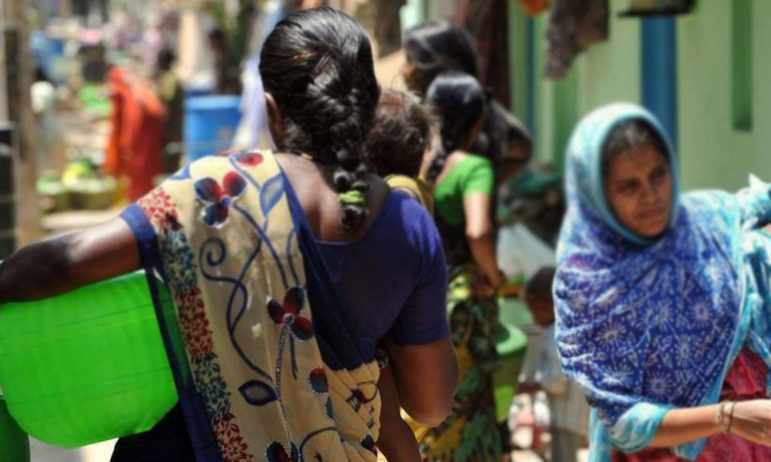 ஆண்களை விட 10 மடங்கு அதிகமாக வீட்டு வேலைகளை செய்யும் இந்திய பெண்கள்