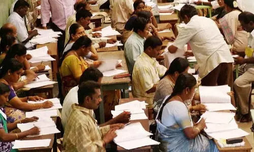 பிளஸ்-1 பொதுத்தேர்வு நாளையுடன் முடிகிறது: விடைத்தாள் திருத்தும் பணி ஏப்ரல் 6-ந்தேதி தொடக்கம்