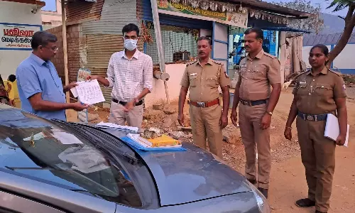 கண்டமனூர் அருகே பறக்கும்படை சோதனையில் ரூ.1.78 லட்சம் பறிமுதல்