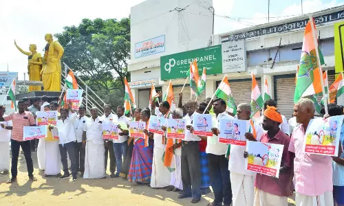 வேட்பாளர் பெயரை அறிவிக்கும் முன்பே காங்கிரசில் எதிர்ப்பு