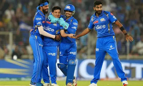 மும்பை இந்தியன்ஸ் அணிக்கு 169 ரன்கள் இலக்கு நிர்ணயித்த குஜராத்