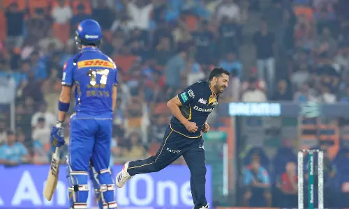 மும்பை இந்தியன்ஸ்க்கு எதிராக அதிக விக்கெட்: பிராவோ சாதனையை சமன் செய்த மோகித் சர்மா