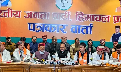 இமாச்சலில் தகுதிநீக்கம் செய்யப்பட்ட 6 காங்கிரஸ் எம்.எல்.ஏ.க்களுக்கும் சீட் வழங்கிய பாஜக