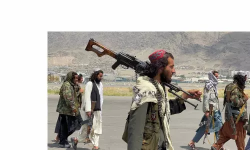 பெண்களை பொதுவெளியில் கற்களால் அடித்து கொல்வோம் - தலிபான்