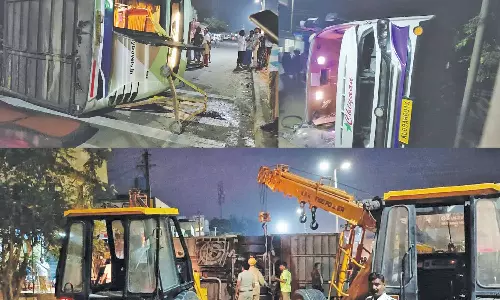 பல்லடத்தில் ஆம்னி பஸ் தலைகீழாக கவிழ்ந்து விபத்து- 10 பயணிகள் படுகாயம்