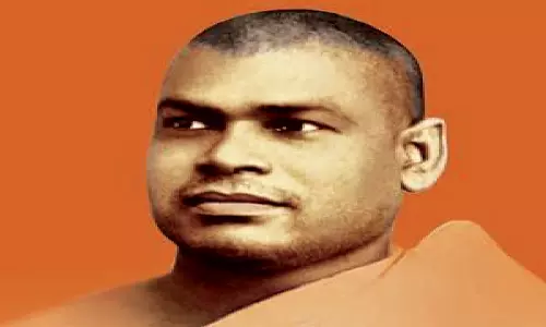 பரமஹம்சரிடம் அளவில்லா பக்தி கொண்ட சீடர்