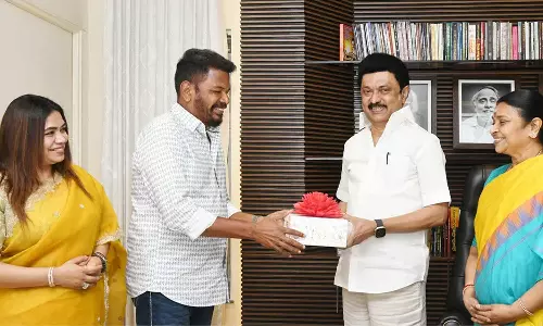 முதல்வரை சந்தித்த இயக்குனர் ஷங்கர் தனது மகளின் திருமண அழைப்பிதழை தந்தார்