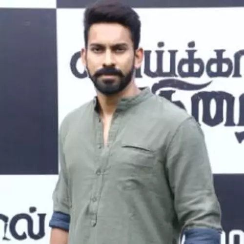 சந்தோஷ் பி ஜெயக்குமார் சந்தோஷ் பி ஜெயக்குமார்