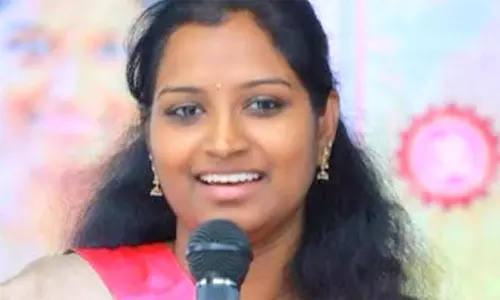 சந்திரசேகர ராவ் கட்சி வேட்பாளர் திடீர் விலகல்