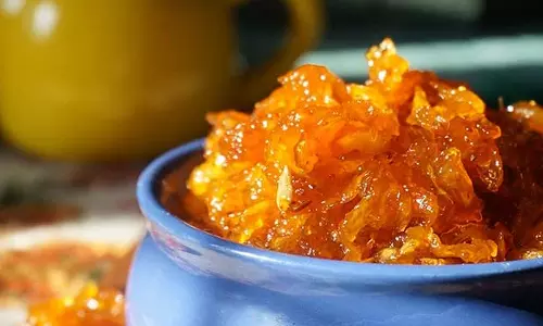 மாங்காய் சீசன் வேற வந்துடுச்சு... மாங்காய் தித்திப்பு ஊறுகாய் இல்லனா எப்படி?