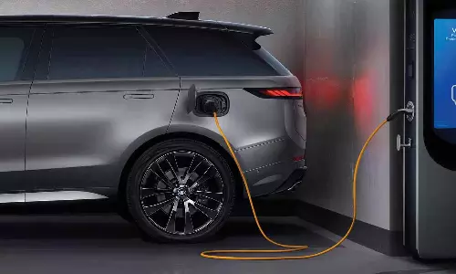 தீயாய் ரெடியாகும் 6 EV கார்கள்.. ஜாகுவார் லேண்ட் ரோவர் புது அப்டேட்