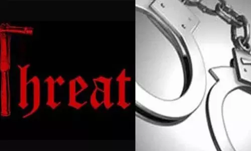 திருப்பூரில் டையிங் நிறுவன உரிமையாளரை மிரட்டி பணம் பறிக்க முயன்ற 4 பேர் கைது